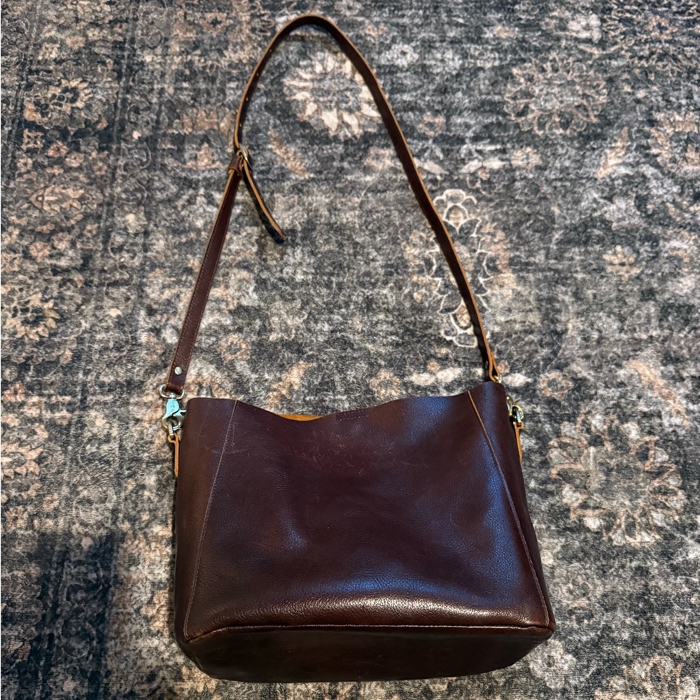 Elegant Brown Leather Shoulder Bag